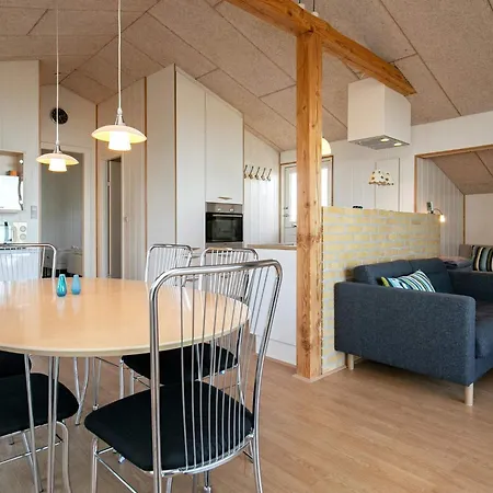 Ferienhaus 4 Star In *